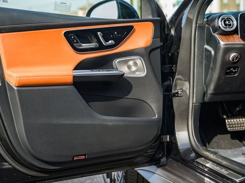 Used 2025 Mercedes-Benz GLC 350e 4MATIC image 37