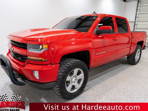 Used 2018 Chevrolet Silverado 1500 LT w/ All Star Edition image 2