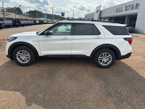 New 2026 Ford Explorer Active w/ Active Comfort Package RWD image 3