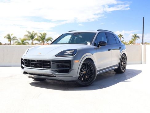 New 2026 Porsche Cayenne GTS AWD/4WD image 1