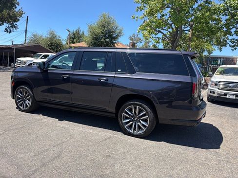 Used 2022 Cadillac Escalade ESV Sport Platinum AWD/4WD image 13