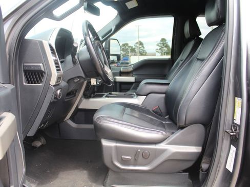 Used 2022 Ford F250 Lariat w/ Lariat Value Package AWD/4WD image 3