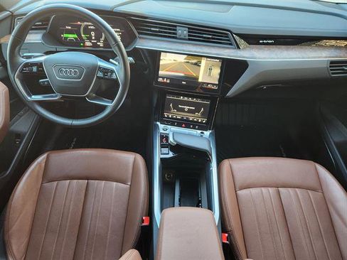 Used 2022 Audi e-tron Premium Plus w/ Premium Plus Package image 20