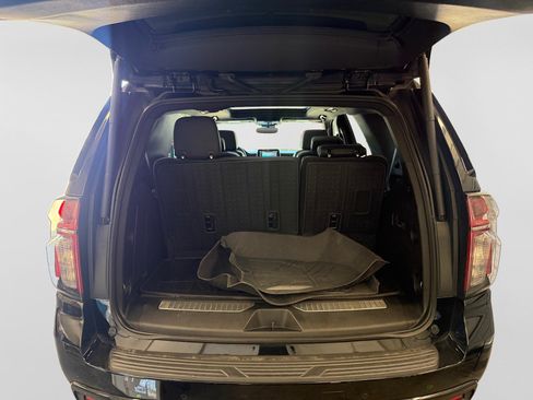 Used 2023 Chevrolet Tahoe Z71 w/ Luxury Package AWD/4WD image 17
