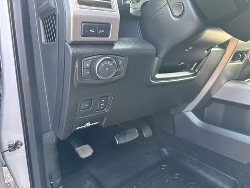 Used 2019 Ford F250 Platinum AWD/4WD image 16