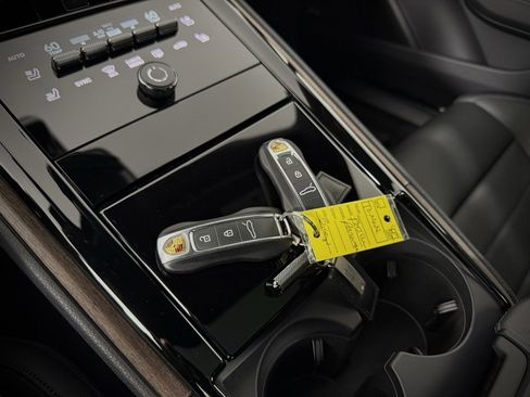 Used 2025 Porsche Panamera 4 image 29