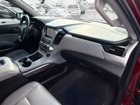 Used 2020 Chevrolet Suburban LT image 34