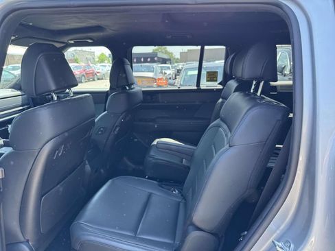 Used 2025 Hyundai Santa Fe Calligraphy AWD/4WD image 13