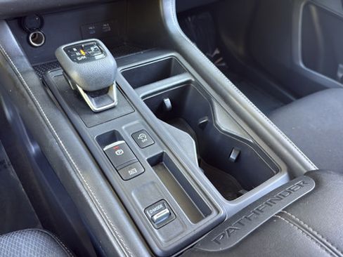 Used 2023 Nissan Pathfinder S FWD image 23