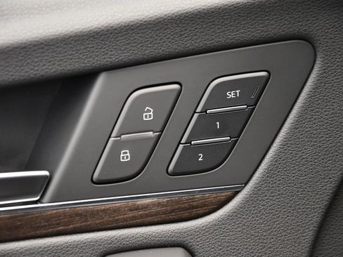 Certified 2025 Audi Q5 2.0T Premium Plus w/ Premium Plus Package image 34