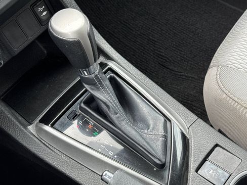 Used 2015 Toyota Corolla LE FWD image 24