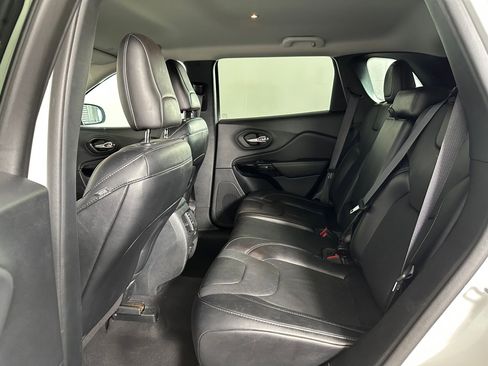 Used 2023 Jeep Cherokee Altitude Lux image 11