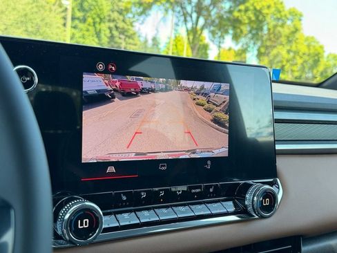 New 2026 GMC Canyon AT4 AWD/4WD image 17