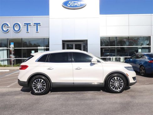 Used 2017 Lincoln MKX Select w/ Select Plus Package image 13