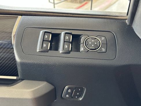 Used 2019 Ford F150 Raptor w/ Equipment Group 802A Luxury AWD/4WD image 17