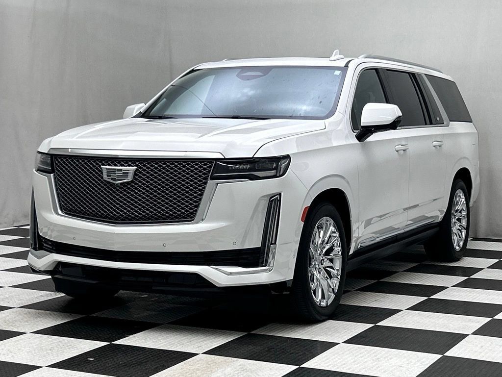 Used 2023 Cadillac Escalade ESV Premium Luxury Platinum w/ LPO, Radiant Package AWD/4WD image 4