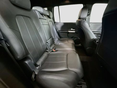 Used 2022 Mercedes-Benz GLB 250 w/ Premium Package Lite image 27