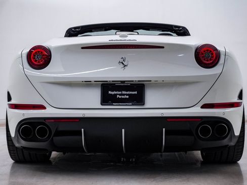 Used 2015 Ferrari California T image 10