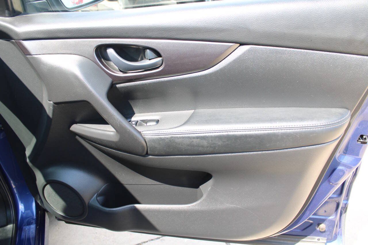 Used 2019 Nissan Rogue Sport S FWD image 7