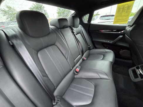 Used 2022 Maserati Quattroporte Modena RWD image 40