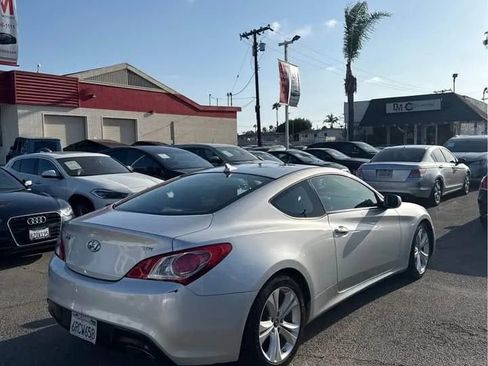 Used 2011 Hyundai Genesis 2.0T RWD image 4