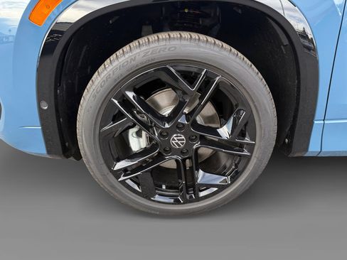 New 2026 Volkswagen Tiguan SE R-Line image 9