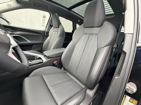 New 2025 Audi Q5 Prestige image 13