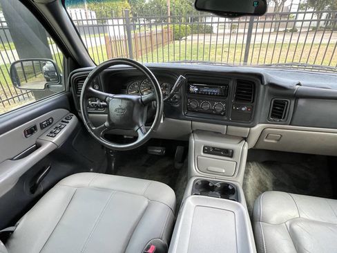 Used 2002 Chevrolet Tahoe LT image 22