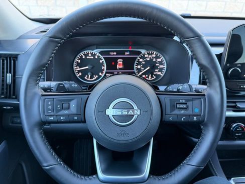 Used 2025 Nissan Pathfinder SL w/ Cargo Package image 23