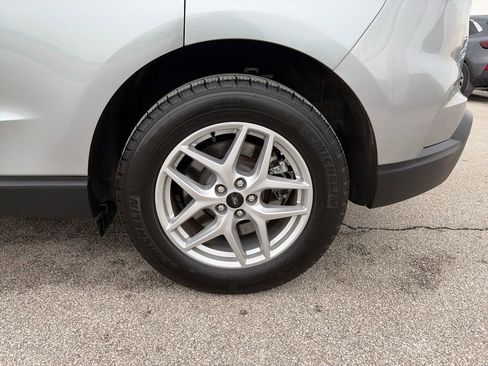 Used 2024 Ford Edge SEL image 11