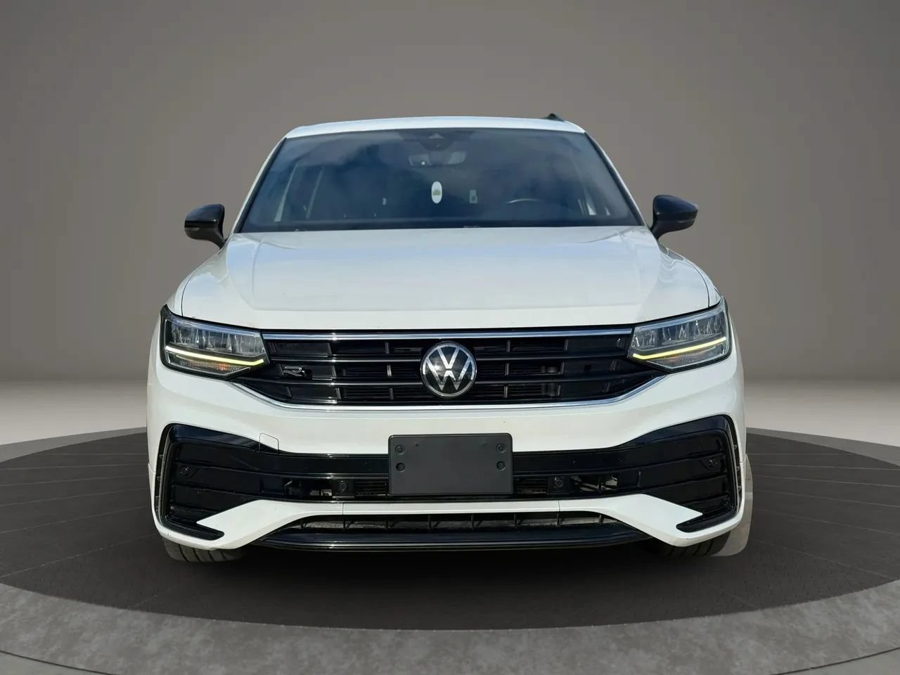 Used 2023 Volkswagen Tiguan SE R-Line FWD image 10