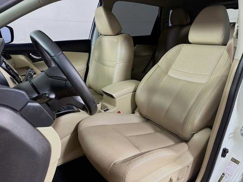 Certified 2018 Nissan Rogue SL w/ Premium Package image 16