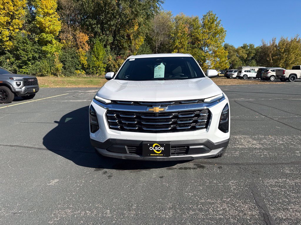 Used 2026 Chevrolet Equinox LT AWD/4WD image 2