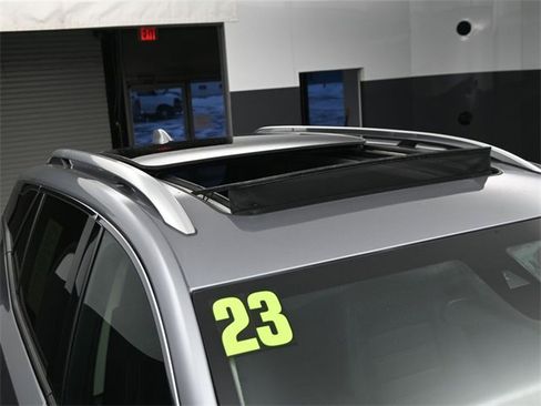 Used 2023 GMC Terrain Denali image 10