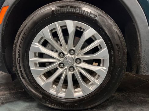 Used 2024 Cadillac XT4 Luxury w/ Cold Weather Package FWD image 31