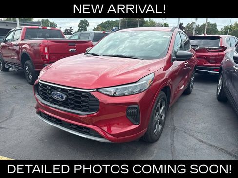 Used 2024 Ford Escape ST-Line w/ Tech Pack #1 AWD/4WD image 1
