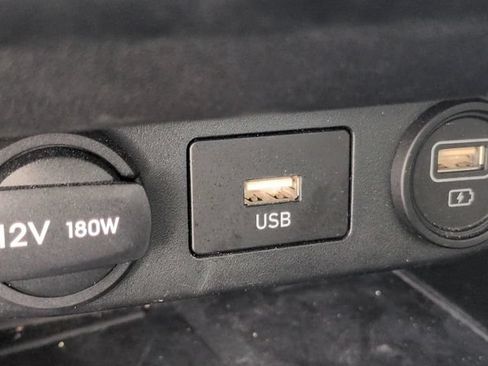 Used 2023 Hyundai Elantra Limited FWD image 22
