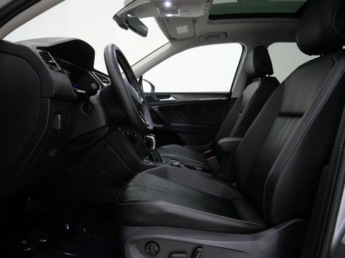 Used 2022 Volkswagen Tiguan SE AWD/4WD image 13