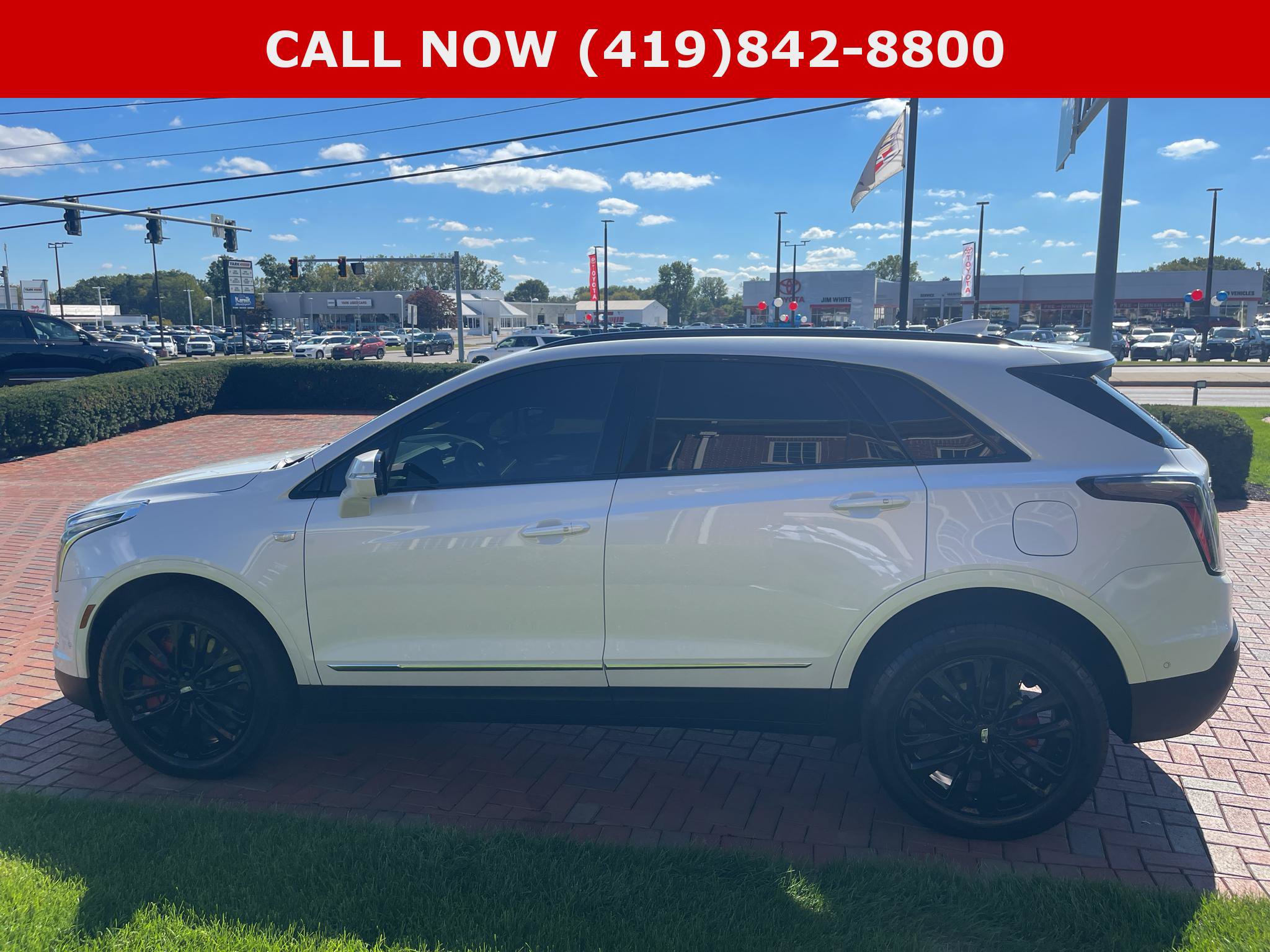 Used 2024 Cadillac XT5 Sportv w/ Technology Package AWD/4WD image 11
