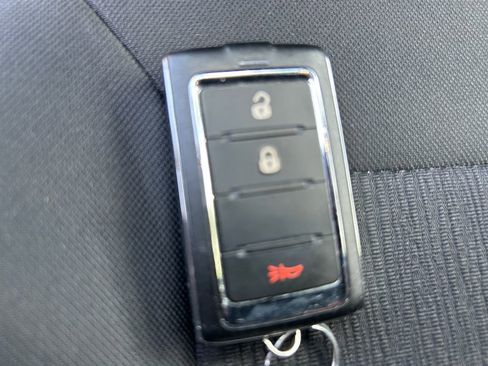Used 2023 Jeep Grand Cherokee L Laredo AWD/4WD image 34