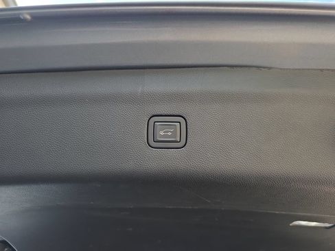 Used 2024 Buick Enclave Essence w/ Experience Buick Package FWD image 37