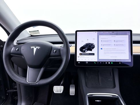 Used 2021 Tesla Model Y Performance image 3