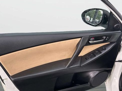 Used 2013 MAZDA MAZDA3 i Touring FWD image 18