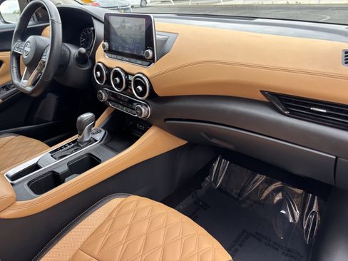 Used 2024 Nissan Sentra SV w/ SV Premium Package image 12