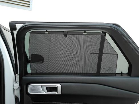 Used 2023 Ford Explorer Limited w/ Limited Technology Package RWD image 28