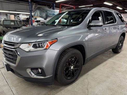 Used 2019 Chevrolet Traverse LT image 1
