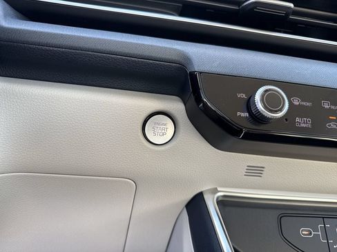 New 2026 Kia Carnival EX FWD image 31