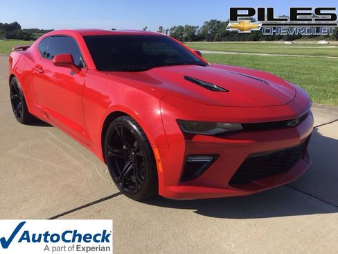 Used 2016 Chevrolet Camaro SS RWD image 1