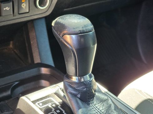 Used 2020 Toyota Tacoma TRD Off-Road w/ Technology Package AWD/4WD image 46