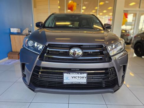 Used 2019 Toyota Highlander SE AWD/4WD image 2